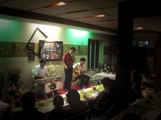 Nhạc sĩ Phú Quang và đêm nhạc "ĐIỀU GIẢN DỊ" tại Cỏ cafe