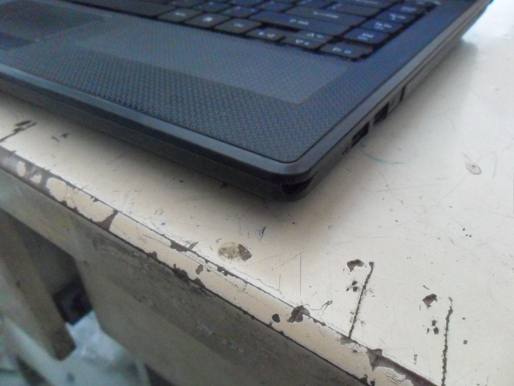 Acer Core i3 2330M - Ram 2GB - 320GB,7200 - máy đẹp, giá 4tr1 - 1