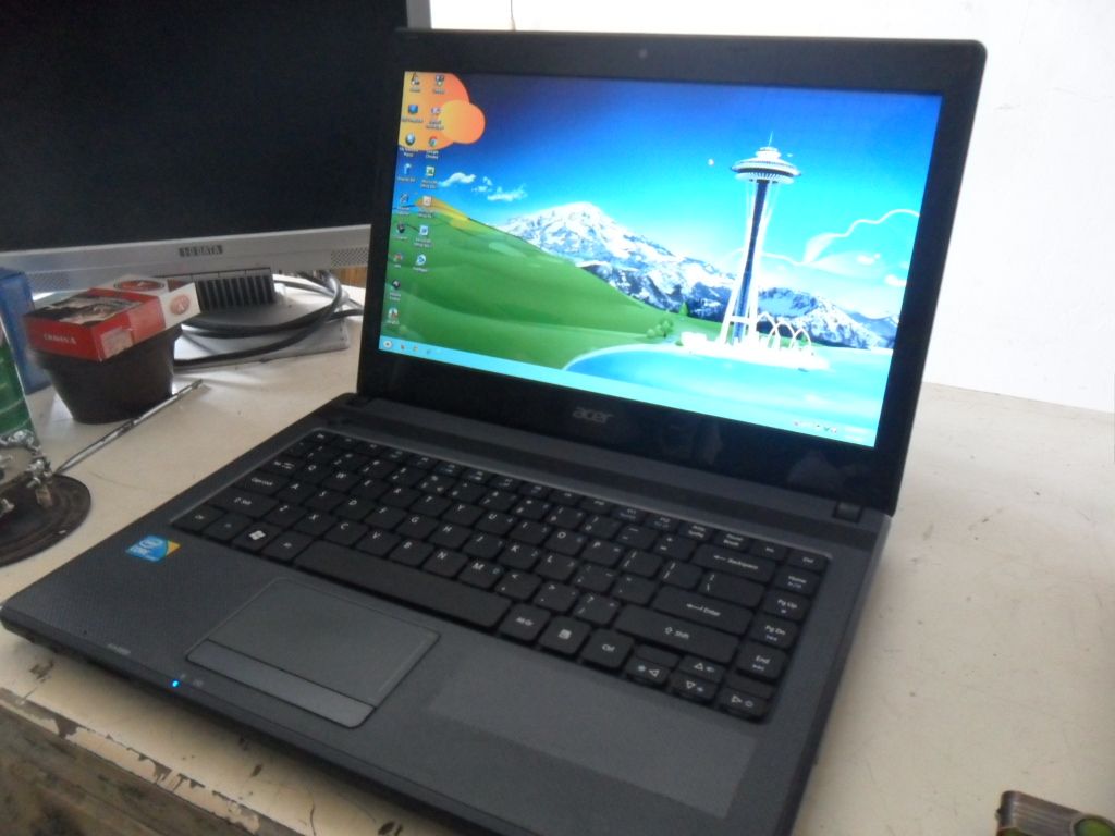 Acer Core i3 2330M - Ram 2GB - 320GB,7200 - máy đẹp, giá 4tr1