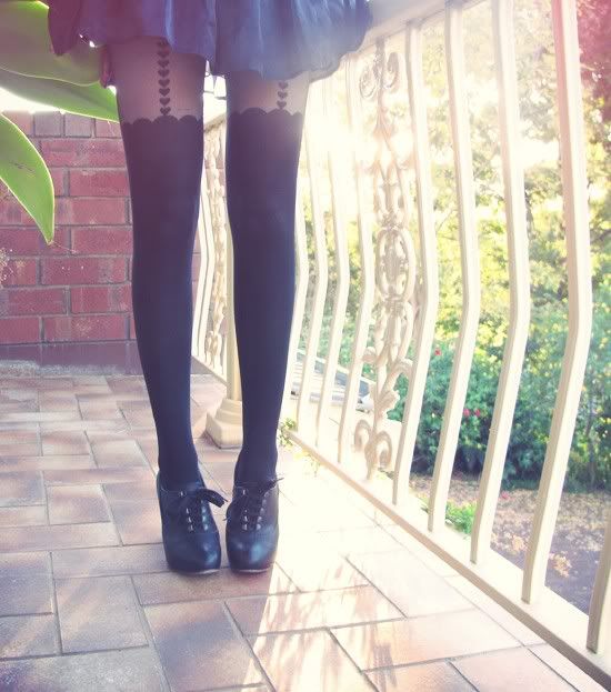 TBA silk dress, eBay leather waist belt, Topshop heart suspender tights, Chloe Silverado booties outfit @ Le Blog de Sushi