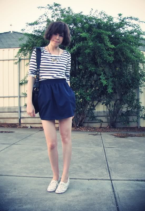 Dotti embellished shoulder striped top, American Apparel polyester tulip skirt, Etsy brass bow necklace, Steve Madden cut-out leather oxfords, Luella Military Disco bag outfit @ Le Blog de Sushi