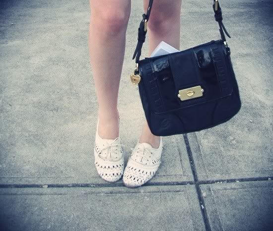 Dotti embellished shoulder striped top, American Apparel polyester tulip skirt, Etsy brass bow necklace, Steve Madden cut-out leather oxfords, Luella Military Disco bag outfit @ Le Blog de Sushi