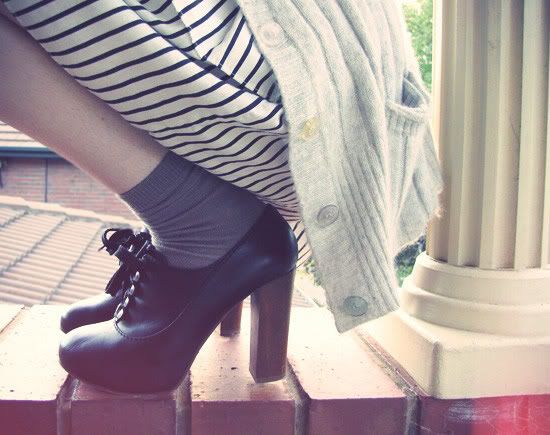 Vintage sailor dress, French Kitty wool cardigan, Forever 21 ankle sock, Chloe Silverado booties outfit @ Le Blog de Sushi