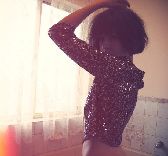 Urban Outfitters sequin cardigan, Chanel-inspired tights outfit @ Le Blog de Sushi