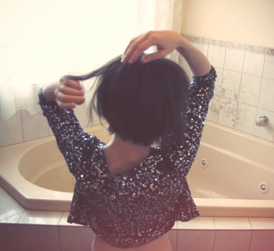 Urban Outfitters sequin cardigan, Chanel-inspired tights outfit @ Le Blog de Sushi