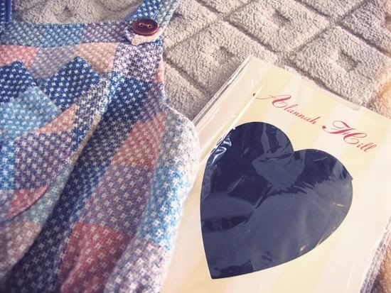 Lover about a girl playsuit and Alannah Hill bow stockings @ Le Blog de Sushi