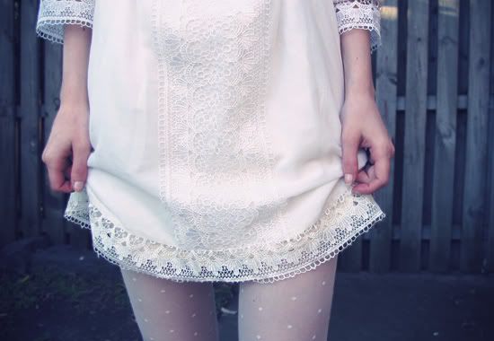 Virgin Suicides dress c/o Esoteric Wardrobe, eBay spotted tights, eBay bow belt, Forever 21 glitter brogues, Fleur Avenue rain cloud earrings outfit @ Le Blog de Sushi leblogdesushi